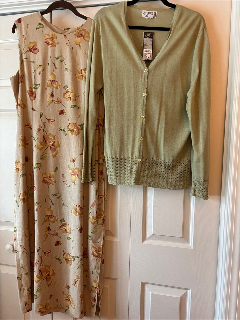 Kasper 2-piece - Sage Green V-Neck Cardigan with Sleeveless Floral Maxi Dress